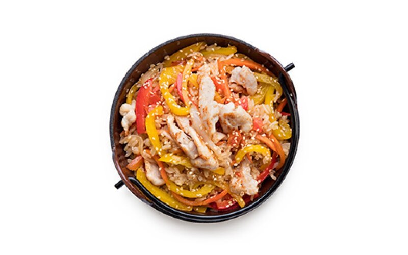 Вок с курицей в сладком чили