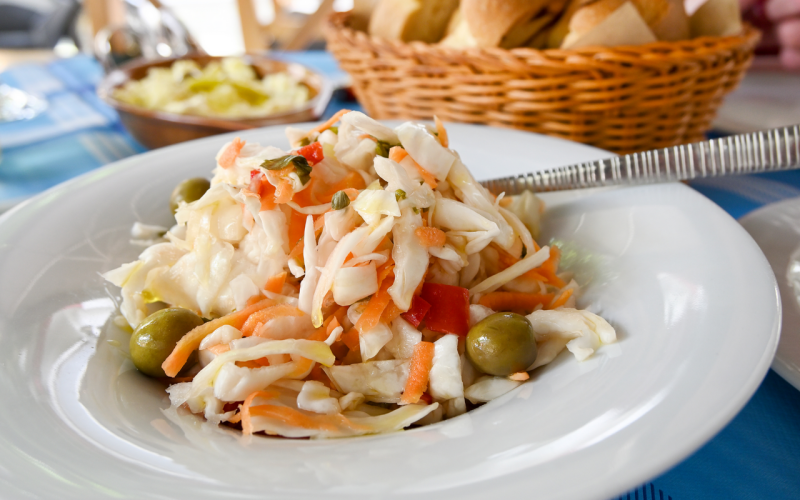 Салат из маринованной капусты