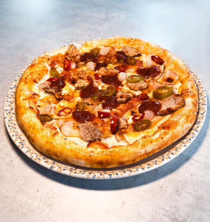 Острая с беконом и свининой