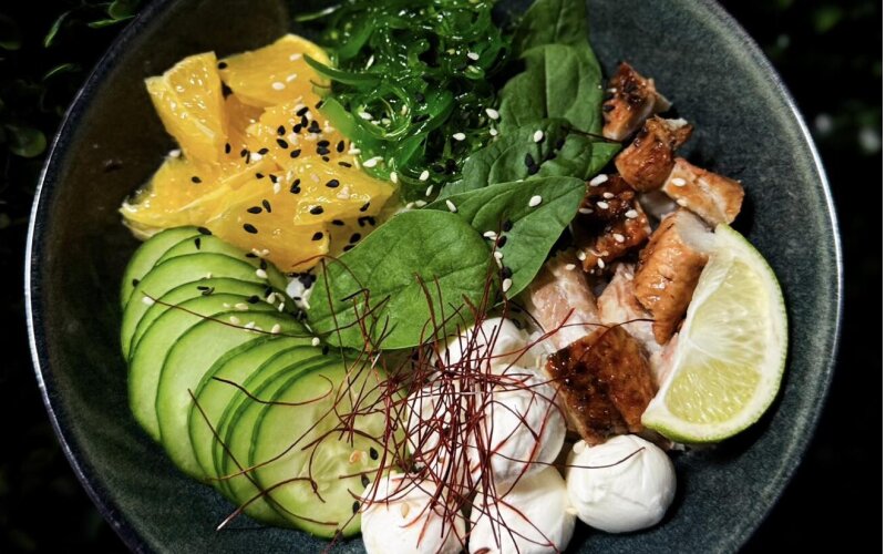 Поке «С угрём»