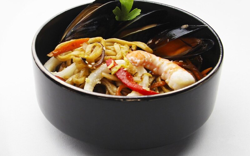 Wok с морепродуктами