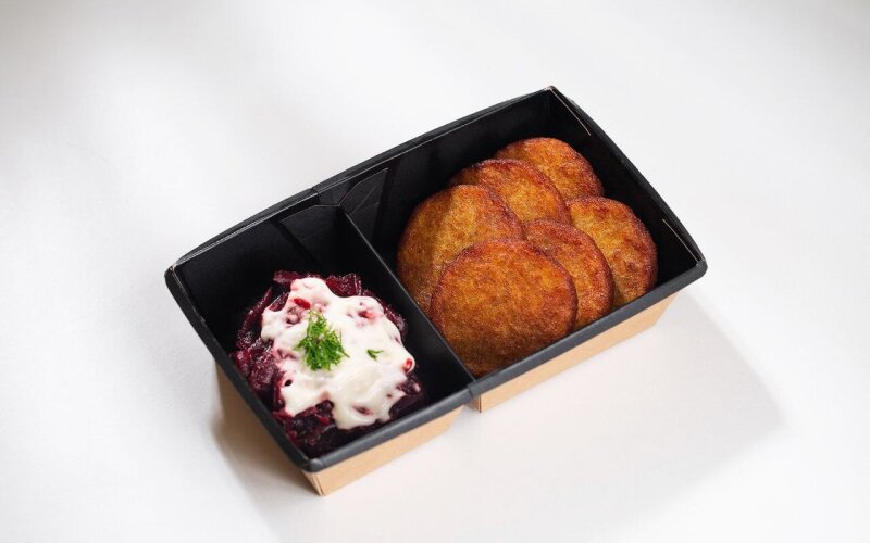 Драники с салатом из свеклы