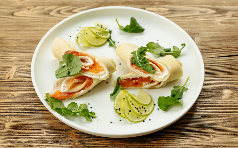 Блины с лососем и крем чизом