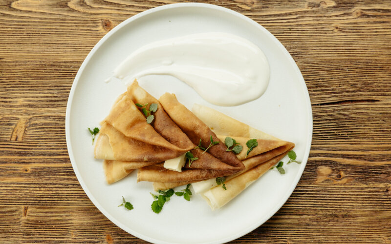 Блины со сметаной