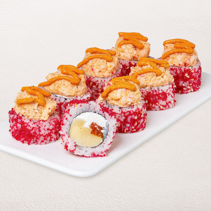 Ролл «Нежный лосось» с тигровой креветкой