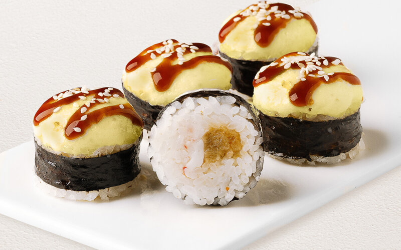 Ролл «Аяши» с лососем и моцареллой