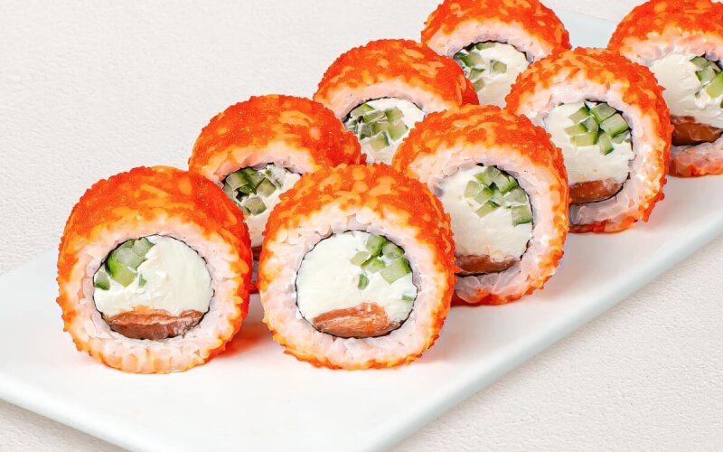 Ролл «Филадельфия» в икре масаго