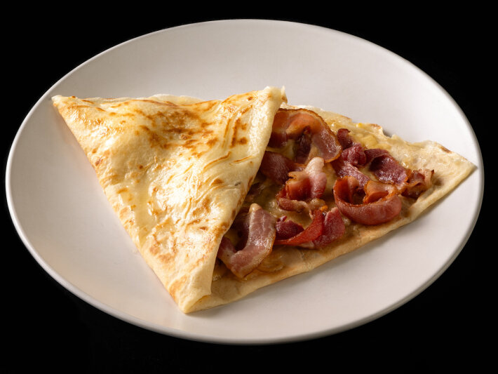 Блин с сыром и беконом