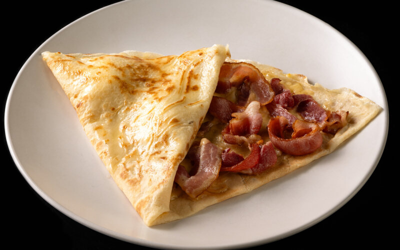 Блин с сыром и беконом