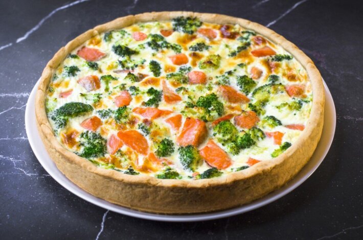 Киш «Форель и брокколи»