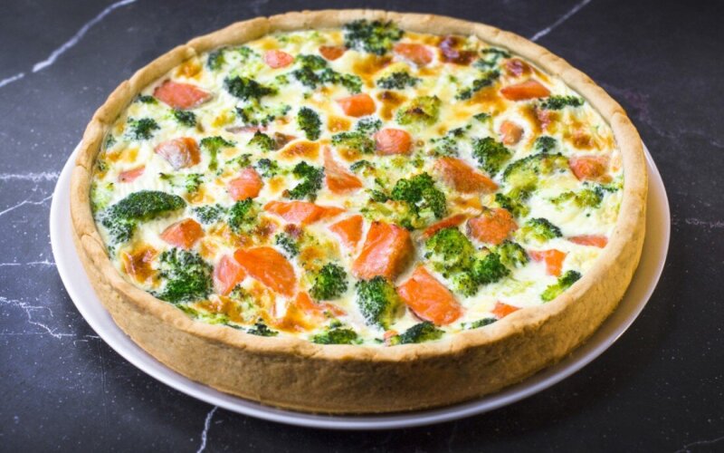 Киш «Форель и брокколи»