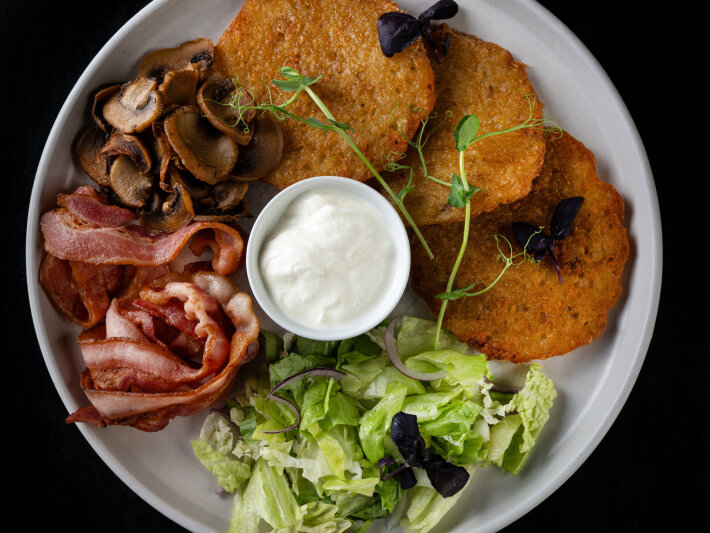 Драники с беконом и грибами