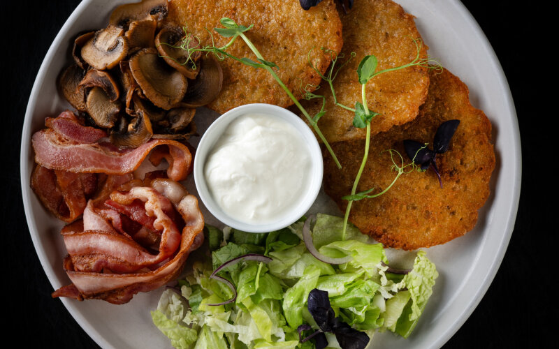 Драники с беконом и грибами