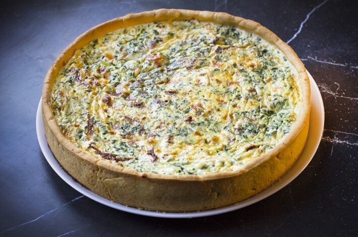 Киш «Вяленые томаты и шпинат»