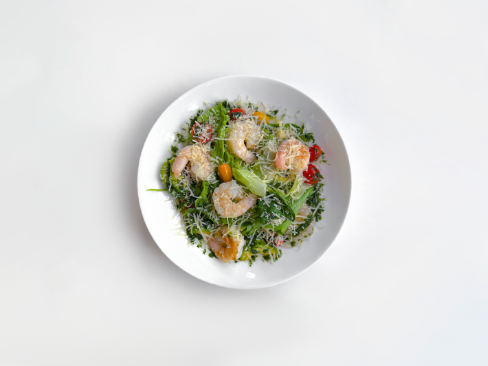 Салат с креветками и сыром «Пармезан»