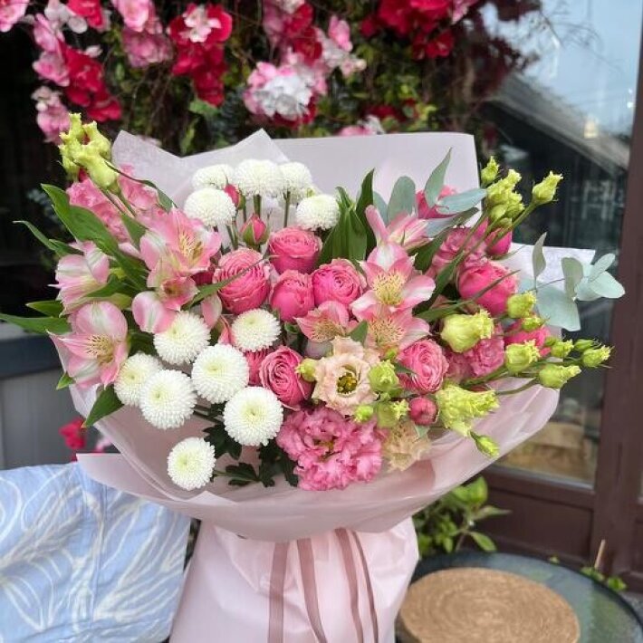 №30 Нежный букет с пионовидной кустовой розой