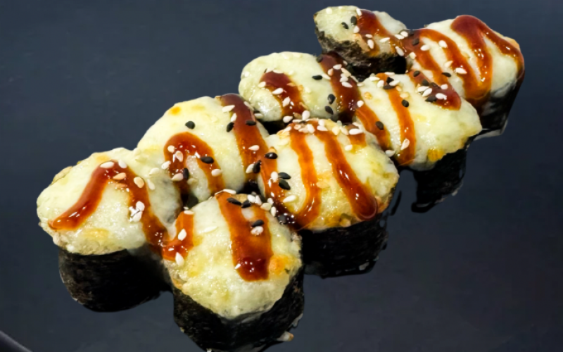 Запечённый ролл «Маки кани яки»
