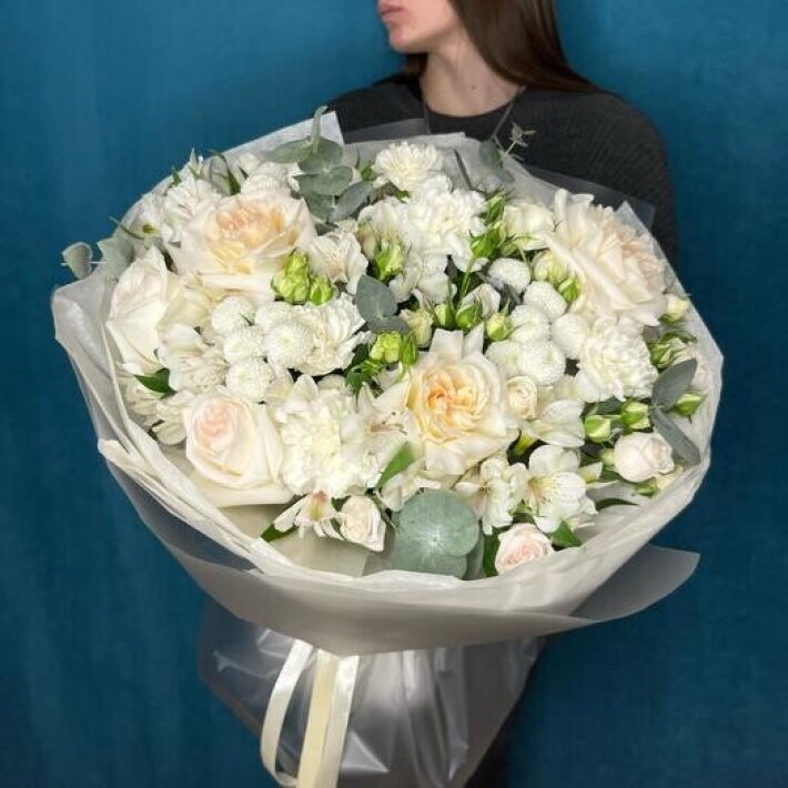 №14 Большой и нежный букет с ароматными розами