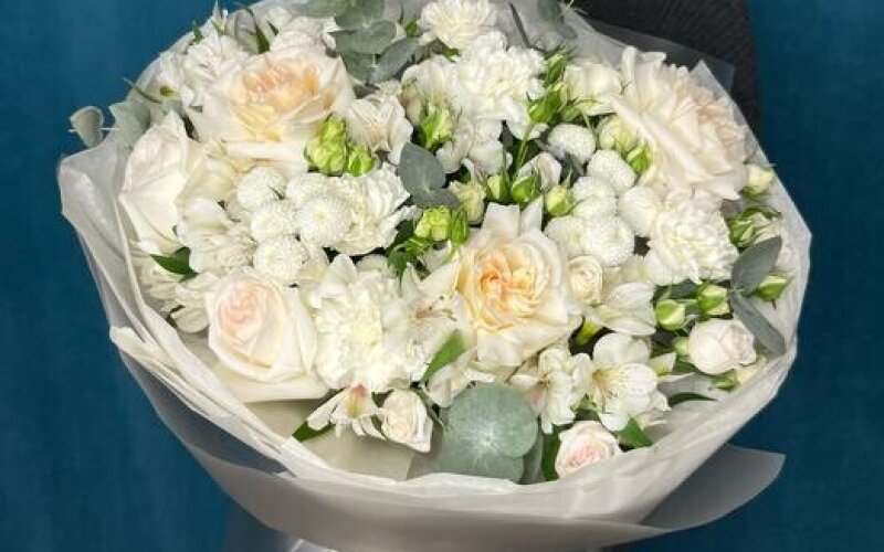 №14 Большой и нежный букет с ароматными розами