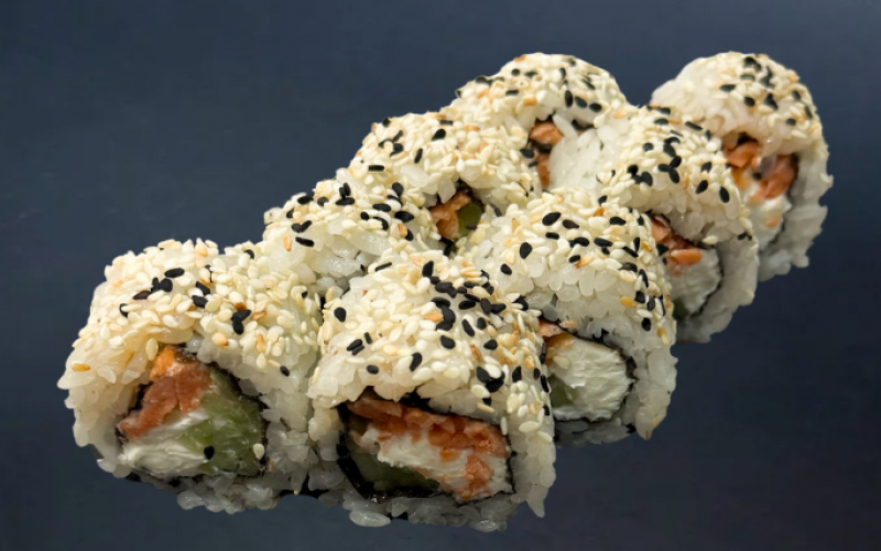 Ролл «Лосось Сакура»