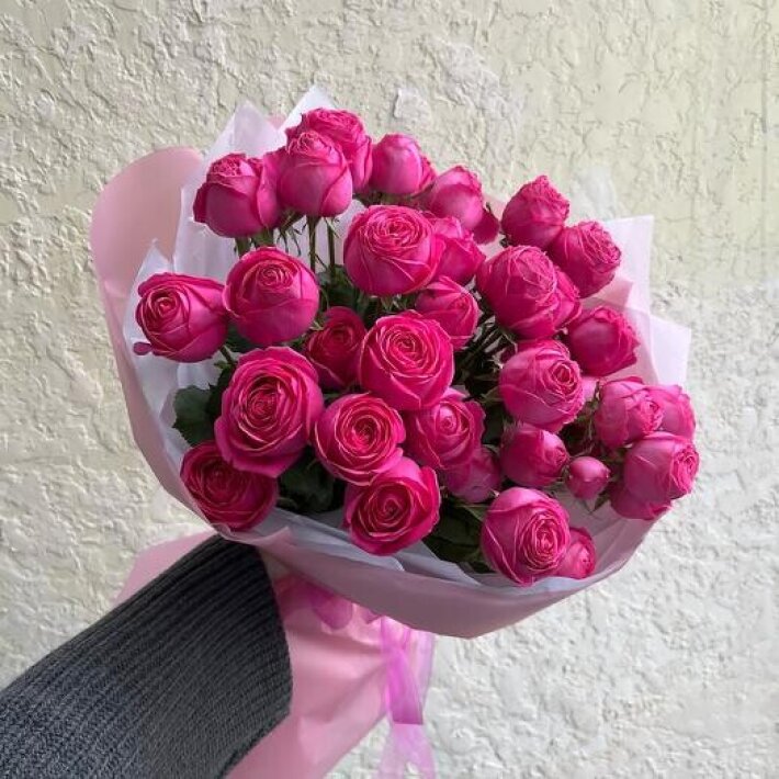 № 28 Букет 7 пионовидных роз, VIP плантация