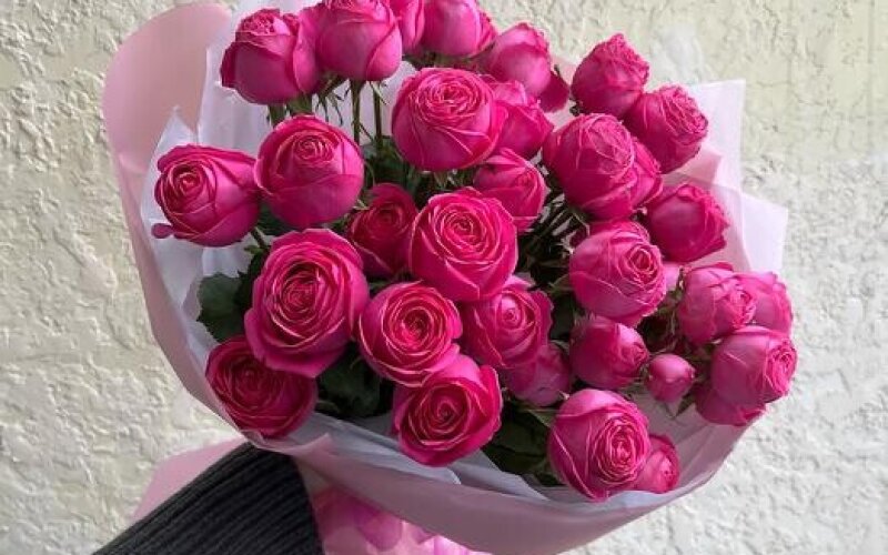 № 28 Букет 7 пионовидных роз, VIP плантация