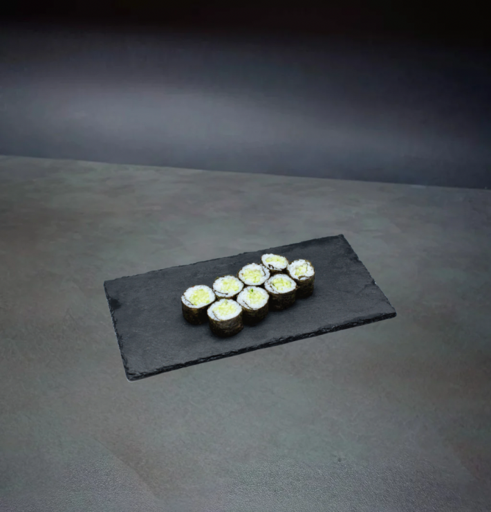 Ролл маки авокадо «Сакура»