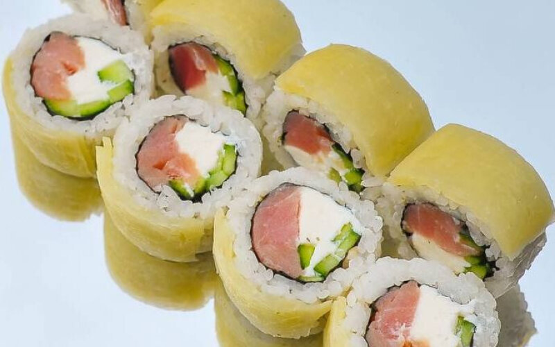 Ролл с тунцом в дайконе