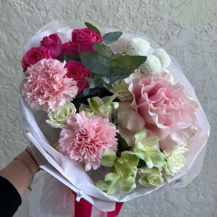 №25 Яркий букет из стойких цветов