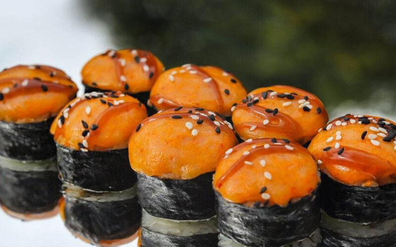 Запеченный ролл с курицей