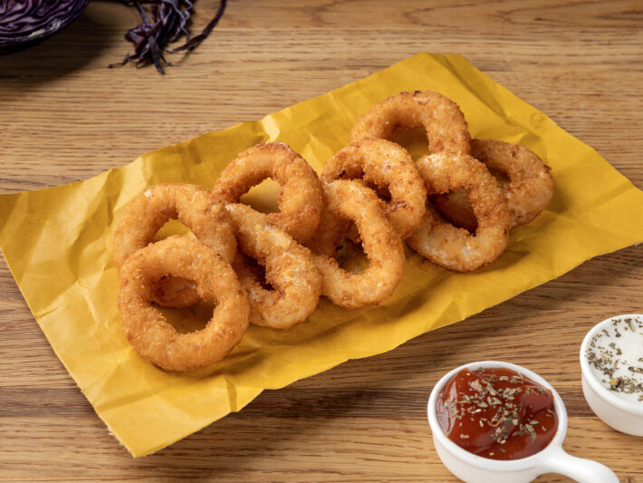 Луковые кольца с соусом