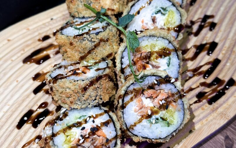 Ролл Темпура с лососем терияки