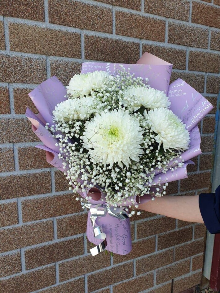 Хризантема с гипсофилом