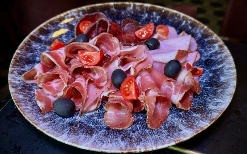 Мясная нарезка