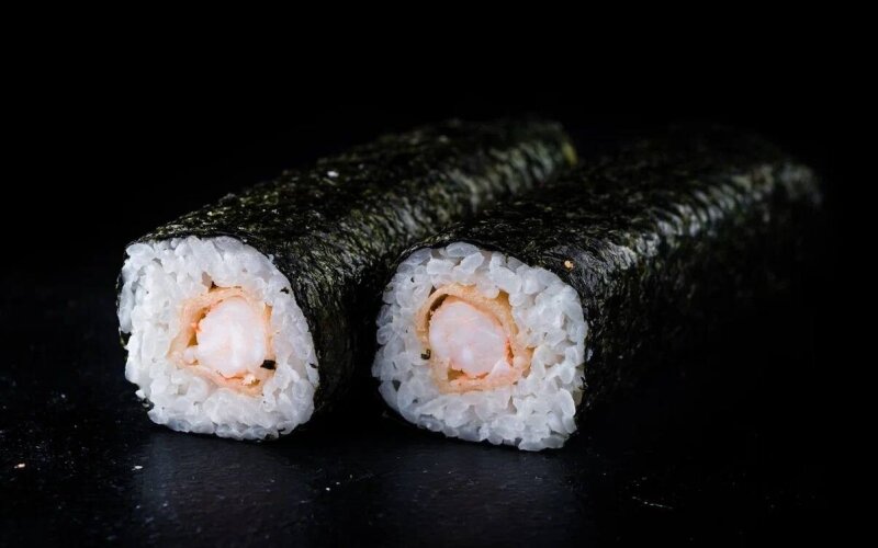 Жаренный хенд-ролл с креветкой