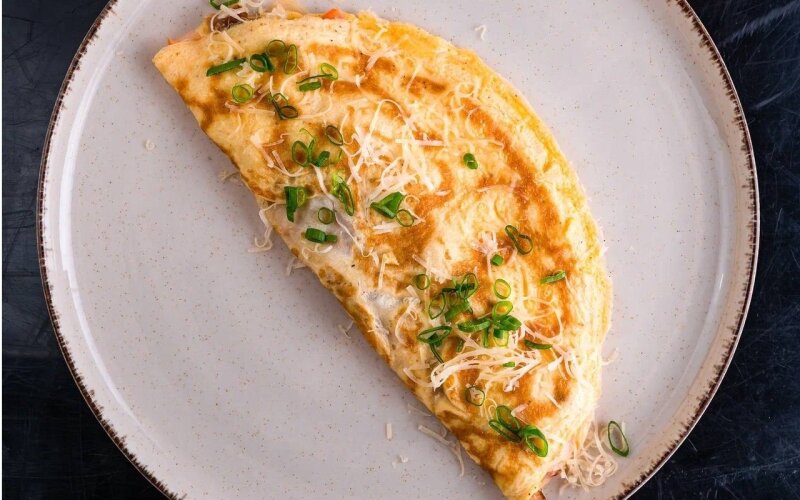 Омлет с курицей и грибами