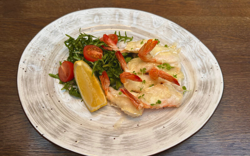 Запечённые креветки с сыром «Камамбер»