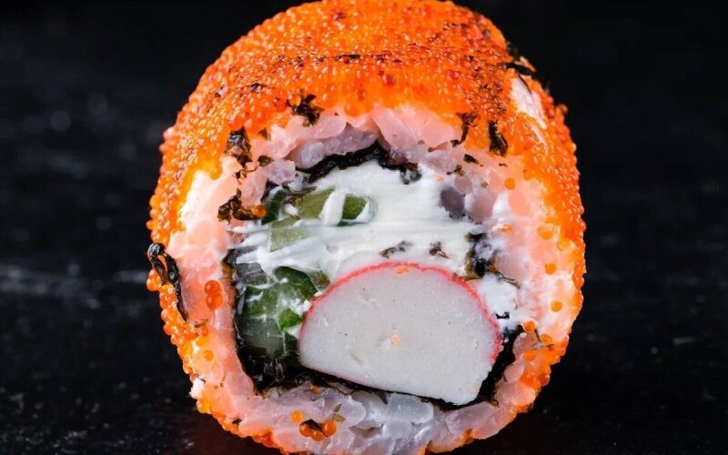 Ролл «Калифорния» с крабовыми палочками