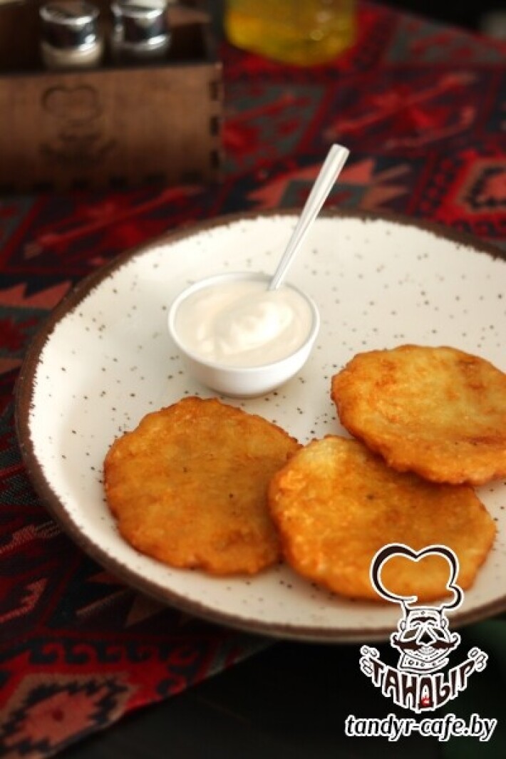 Драники со сметаной