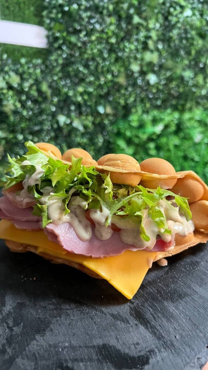 Вафля с ветчиной и сыром