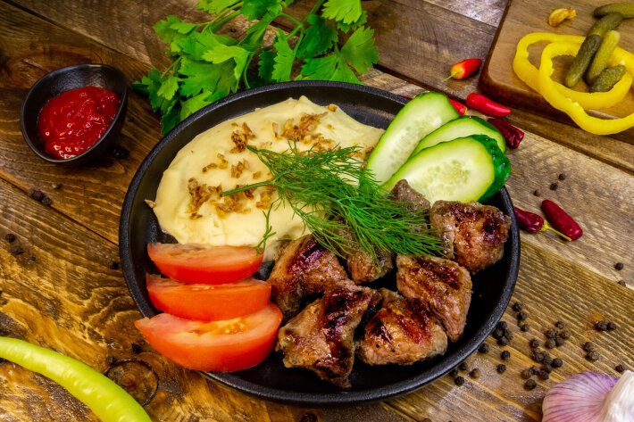 Картофельное пюре со свининой