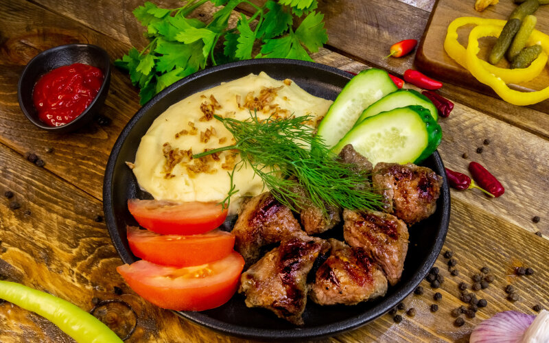 Картофельное пюре со свининой