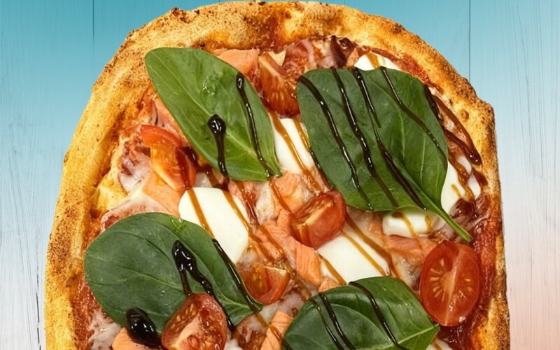 Римская пицца с семгой и шпинатом