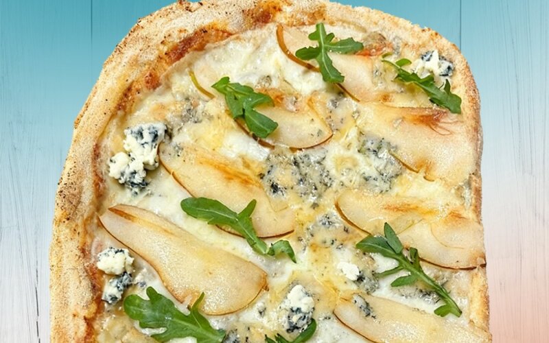 Римская пицца груша с сыром дор блю