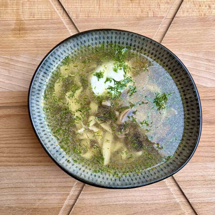 Суп-лапша грибная со сметаной