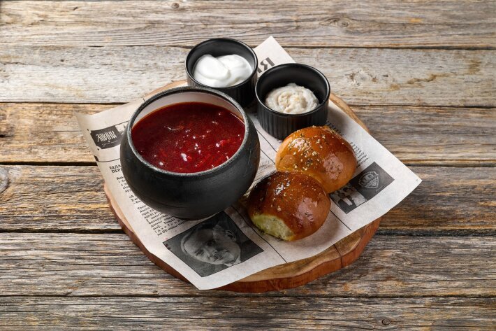 Борщ с пампушками