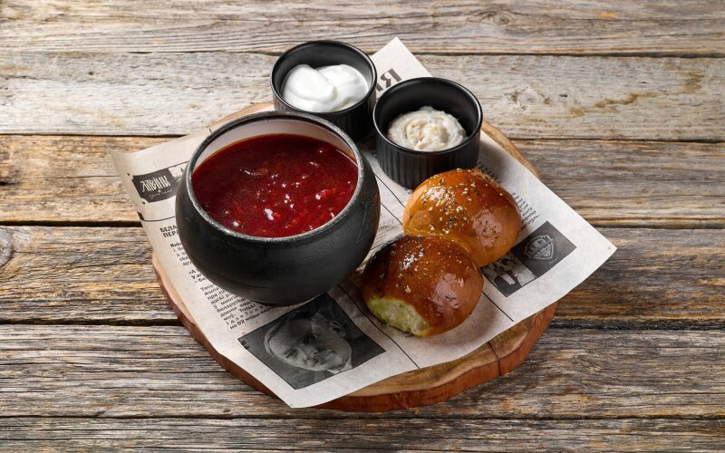 Борщ с пампушками