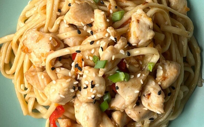 Вок с курицей