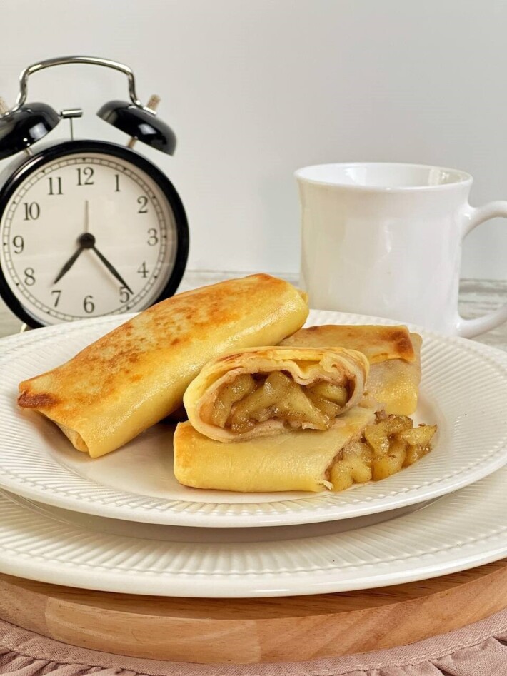 Блинчики с яблоком и грецким орехом