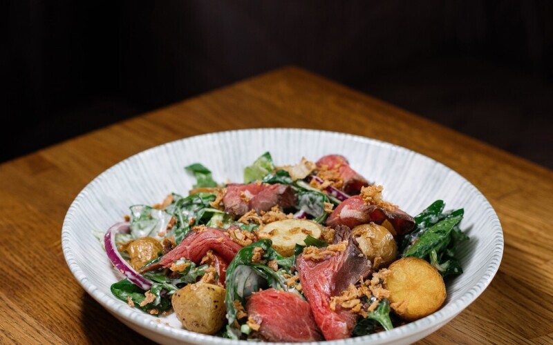 Салат с ростбифом